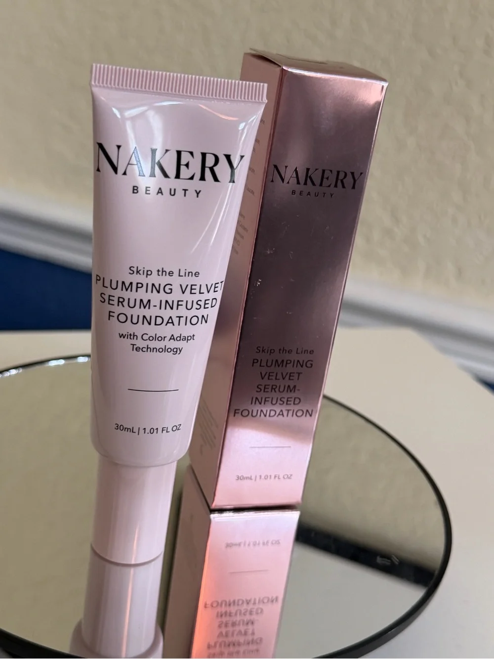Nakery Plumping Velvet Serum-Infused Foundation Light NIB 1.01FL.OZ.